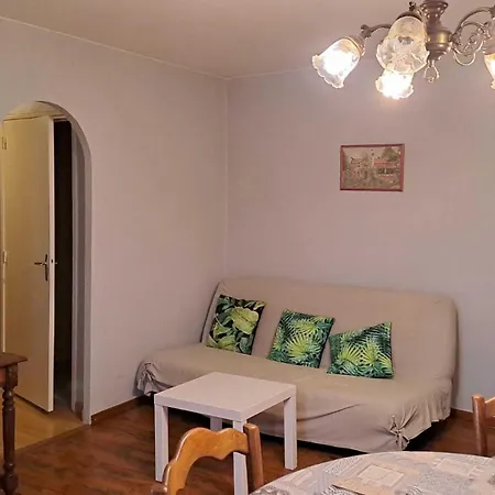 Au Centre Du Village Hébergement de vacances Lagrave