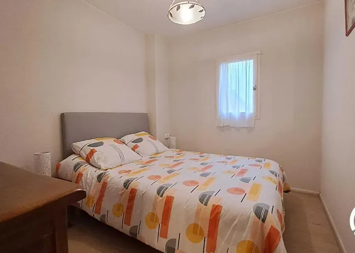 Au Centre Du Village * Lagrave